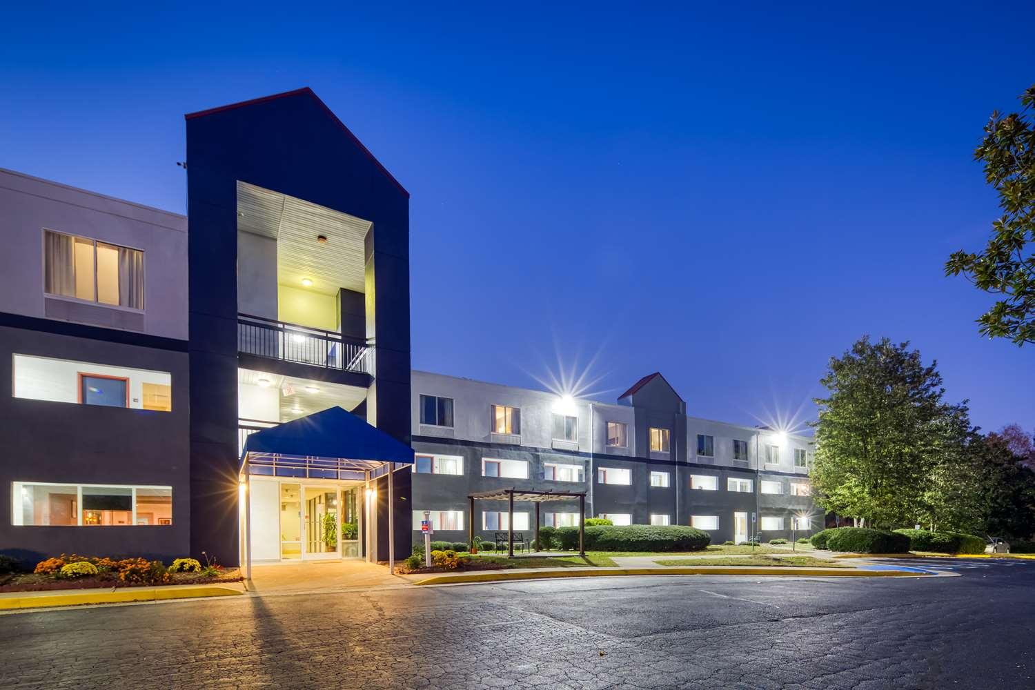 Surestay Plus Hotel By Best Western Durham Medical Center Extérieur photo