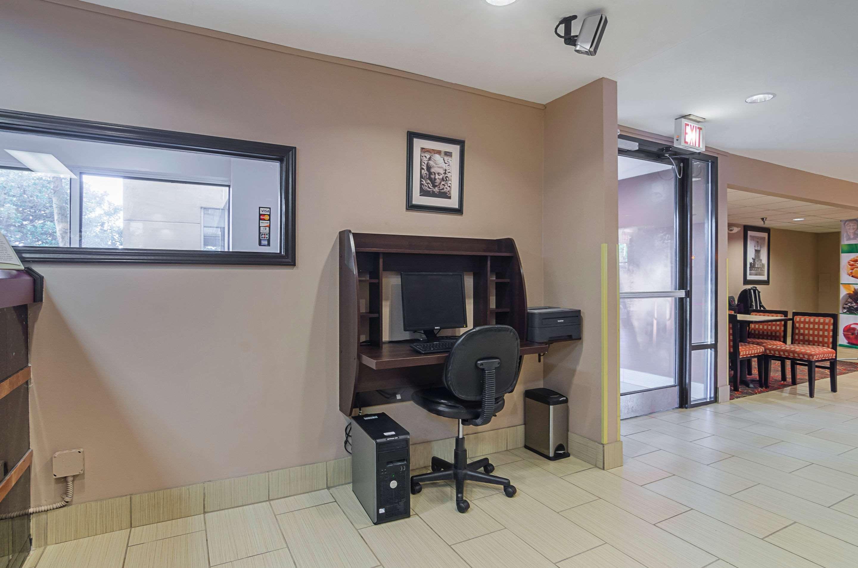 Surestay Plus Hotel By Best Western Durham Medical Center Extérieur photo