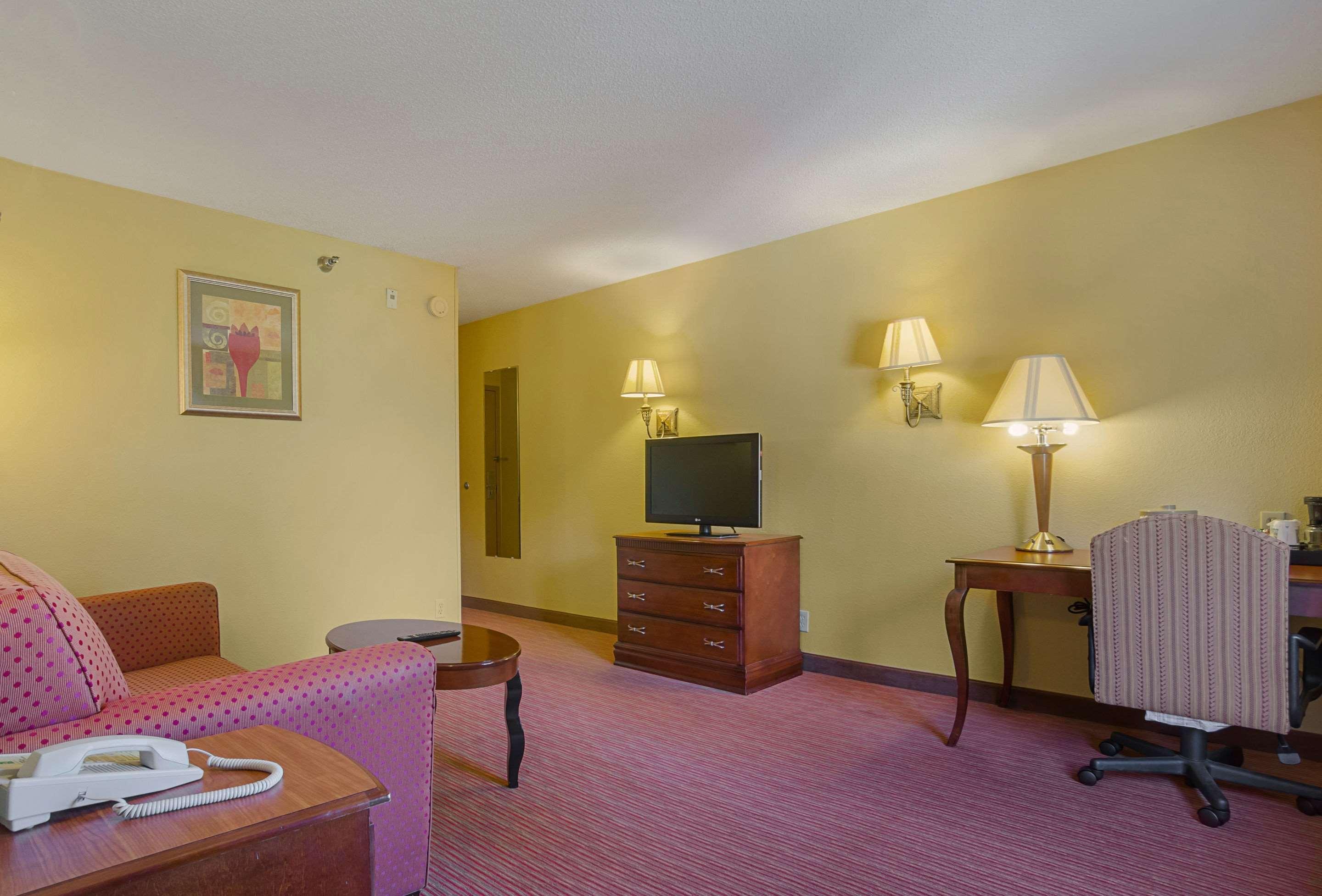 Surestay Plus Hotel By Best Western Durham Medical Center Extérieur photo